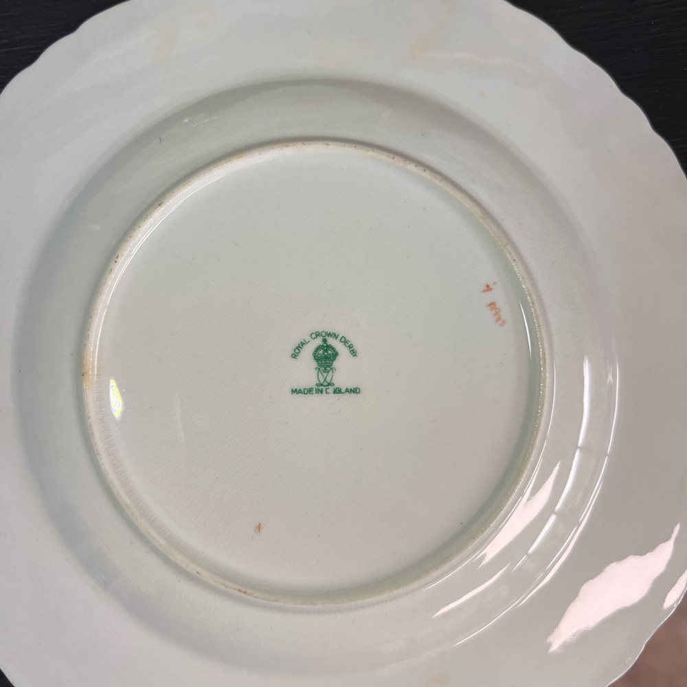 Elegant Floral Dinnerware Set with Gold Trim - Picture 9 of 10